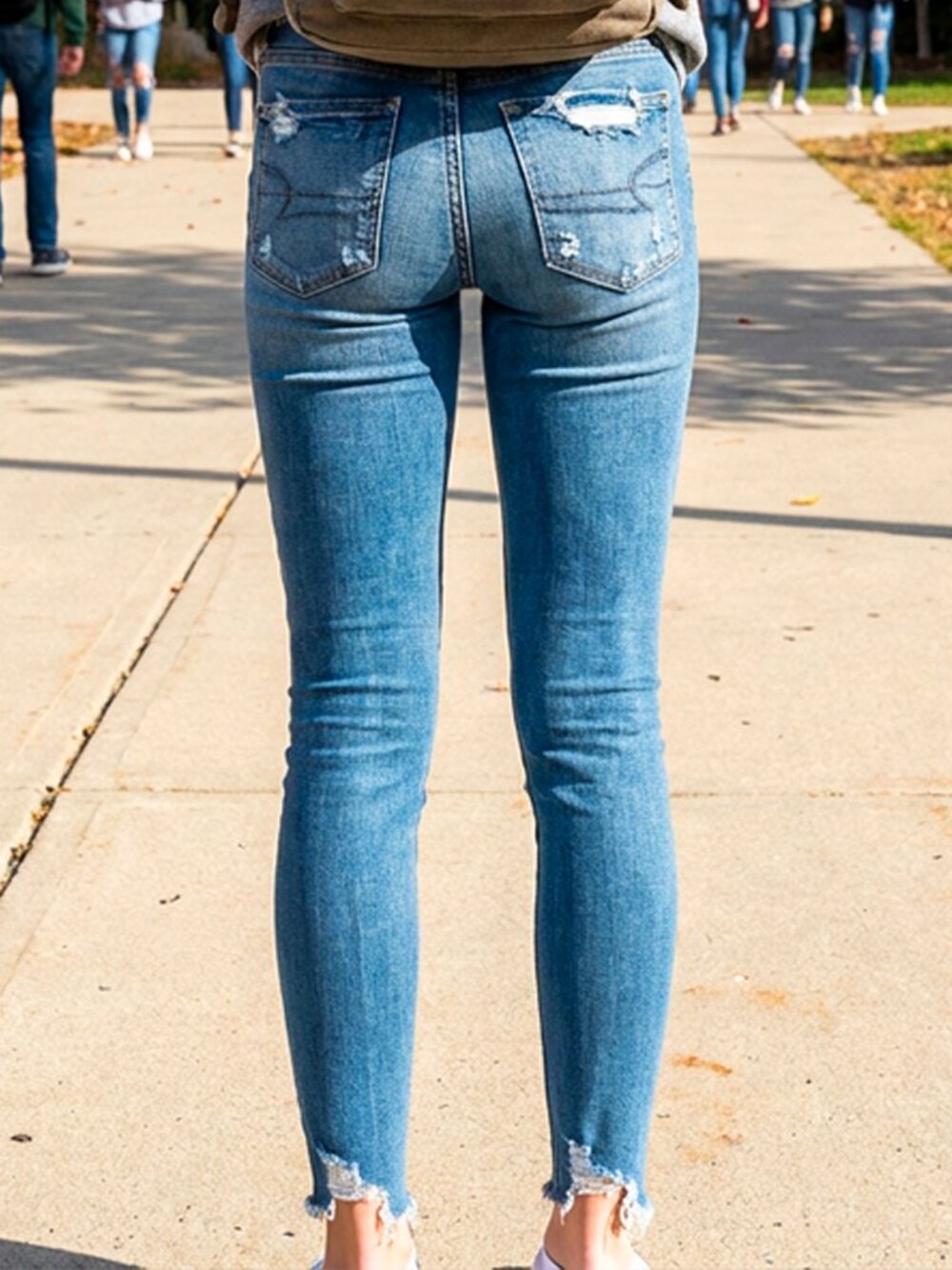 American Eagle Ripped Stretch Blue Jeans Size 2 - Picture 2 of 4